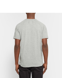 graues T-Shirt mit einem Rundhalsausschnitt von Reigning Champ