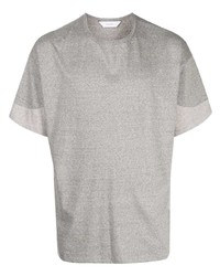 graues T-Shirt mit einem Rundhalsausschnitt von SASQUATCHfabrix.