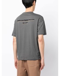 graues T-Shirt mit einem Rundhalsausschnitt von Emporio Armani