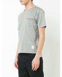 graues T-Shirt mit einem Rundhalsausschnitt von Thom Browne