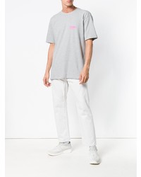 graues T-Shirt mit einem Rundhalsausschnitt von Stussy