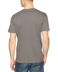 graues T-Shirt mit einem Rundhalsausschnitt