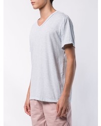 graues T-Shirt mit einem V-Ausschnitt von SAVE KHAKI UNITED