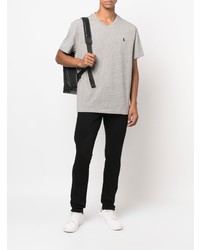 graues T-Shirt mit einem V-Ausschnitt von Polo Ralph Lauren