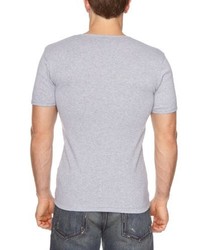 graues T-Shirt mit einem V-Ausschnitt