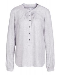 graues T-shirt mit einer Knopfleiste von Closed