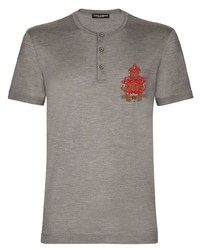 graues T-shirt mit einer Knopfleiste von Dolce & Gabbana
