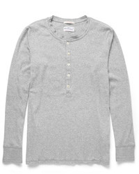 graues T-shirt mit einer Knopfleiste von Gant