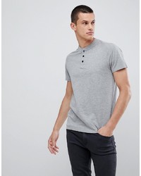 graues T-shirt mit einer Knopfleiste von KIOMI