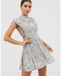 graues verziertes ausgestelltes Kleid von ASOS DESIGN
