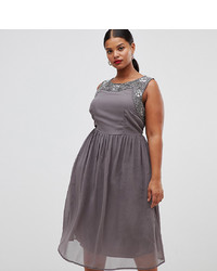 graues verziertes ausgestelltes Kleid von Lovedrobe Luxe Plus