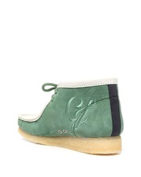 grüne Chukka-Stiefel aus Wildleder von Clarks