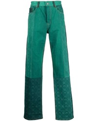 grüne Jeans mit Flicken