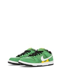 grüne Leder niedrige Sneakers von Nike