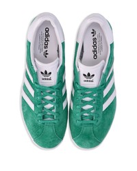 grüne Leder niedrige Sneakers von adidas