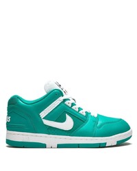 grüne Leder niedrige Sneakers von Nike