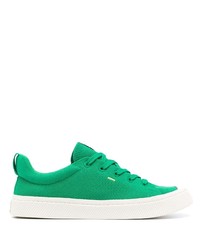 grüne niedrige Sneakers von Cariuma