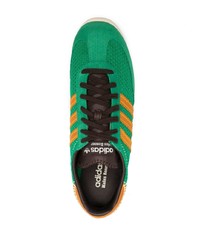 grüne niedrige Sneakers von adidas