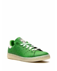 grüne niedrige Sneakers von adidas