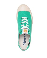 grüne Segeltuch niedrige Sneakers von Camper