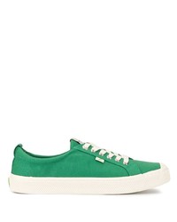 grüne Segeltuch niedrige Sneakers von Cariuma
