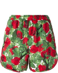 grüne Shorts mit Blumenmuster