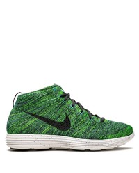 grüne Sportschuhe von Nike