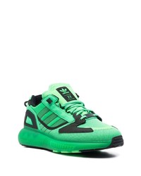 grüne Sportschuhe von adidas