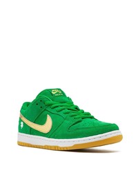 grüne Wildleder niedrige Sneakers von Nike