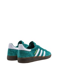 grüne Wildleder niedrige Sneakers von adidas