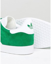 grüne Wildleder niedrige Sneakers von adidas