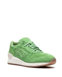 grüne Wildleder Sportschuhe von Asics