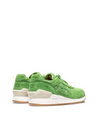 grüne Wildleder Sportschuhe von Asics