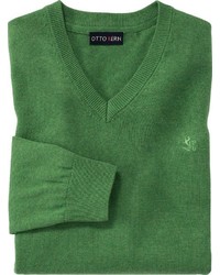 grüner Pullover mit einem V-Ausschnitt von Otto Kern