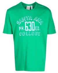 grünes bedrucktes T-Shirt mit einem Rundhalsausschnitt von Champion