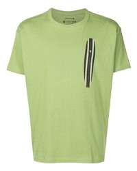 grünes bedrucktes T-Shirt mit einem Rundhalsausschnitt von OSKLEN
