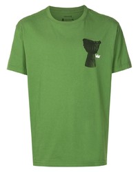 grünes bedrucktes T-Shirt mit einem Rundhalsausschnitt von OSKLEN