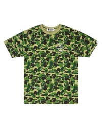 grünes Camouflage T-Shirt mit einem Rundhalsausschnitt von A Bathing Ape
