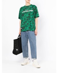 grünes Camouflage T-Shirt mit einem Rundhalsausschnitt von A Bathing Ape