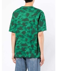 grünes Camouflage T-Shirt mit einem Rundhalsausschnitt von A Bathing Ape