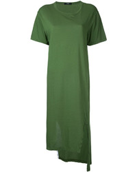 grünes Kleid mit Schlitz