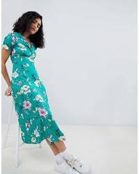 grünes Midikleid mit Blumenmuster von Bershka