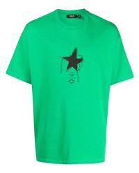 grünes T-Shirt mit einem Rundhalsausschnitt mit Sternenmuster von FIVE CM