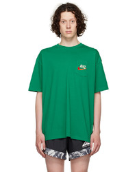 grünes T-Shirt mit einem Rundhalsausschnitt von Nike
