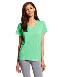 grünes T-Shirt mit einem V-Ausschnitt