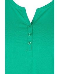 grünes T-shirt mit einer Knopfleiste von Zizzi