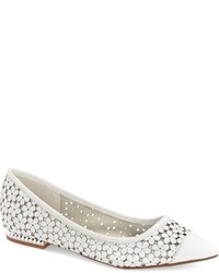 hellbeige Ballerinas mit Blumenmuster