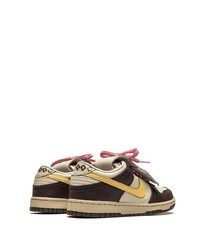 hellbeige bedruckte Leder niedrige Sneakers von Nike