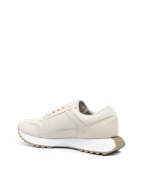 hellbeige bedruckte Leder niedrige Sneakers von Calvin Klein