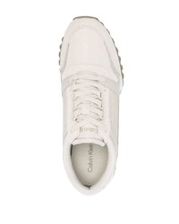 hellbeige bedruckte Leder niedrige Sneakers von Calvin Klein